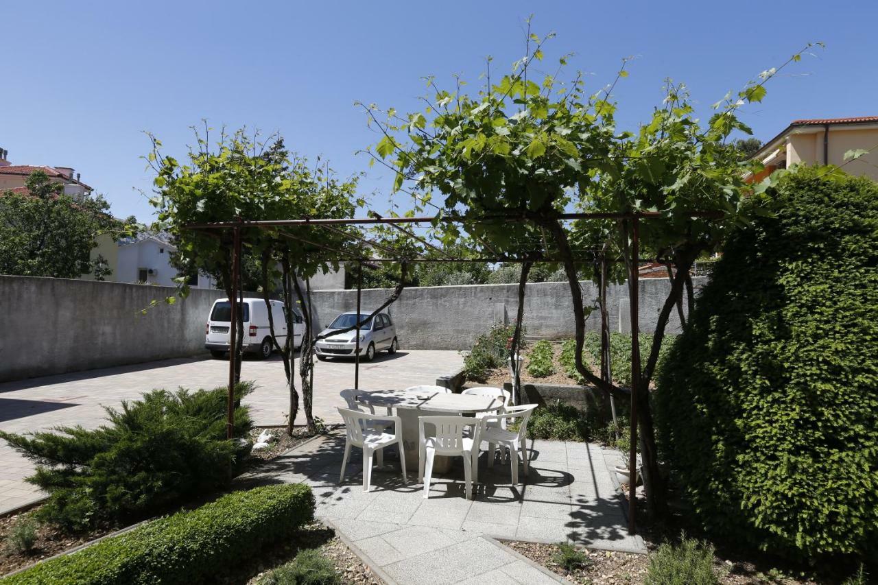Apartment & Rooms Three Angels Baska  Exterior photo